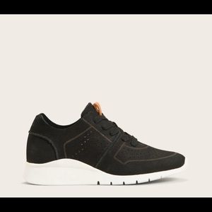 Sneakers by Kenneth Cole
